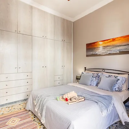 Апартаменты Sofi's Flat In The Center, 5min To The Sea Каламата