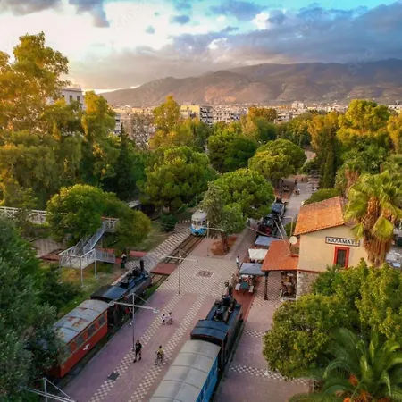 Sofi's Flat In The Center, 5min To The Sea Apartment Kalamata