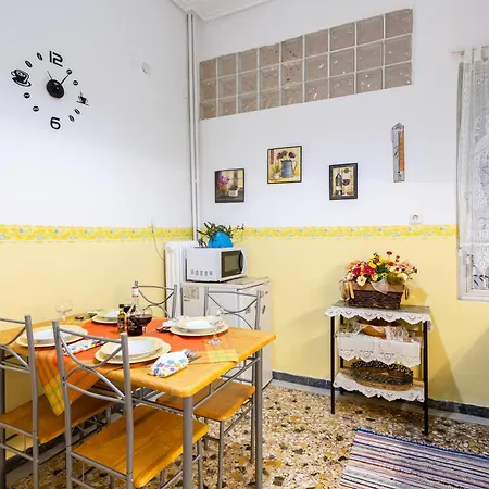 Daire Sofi's Flat In The Center, 5min To The Sea