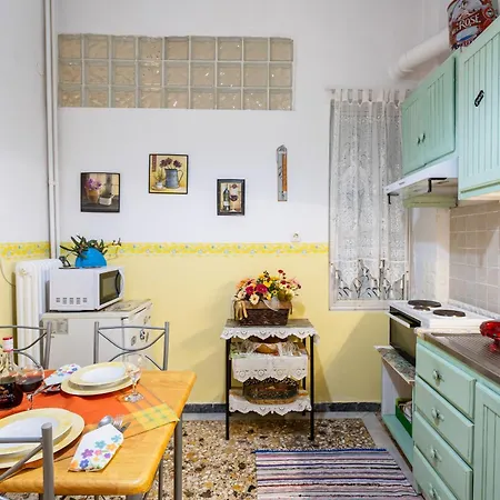 Sofi's Flat In The Center, 5min To The Sea Apartment *