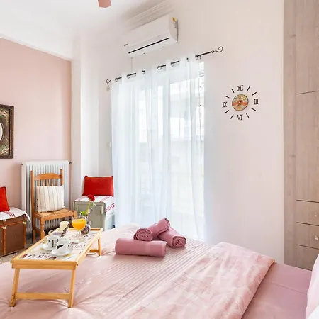 Sofi's Flat In The Center, 5min To The Sea Kalamata