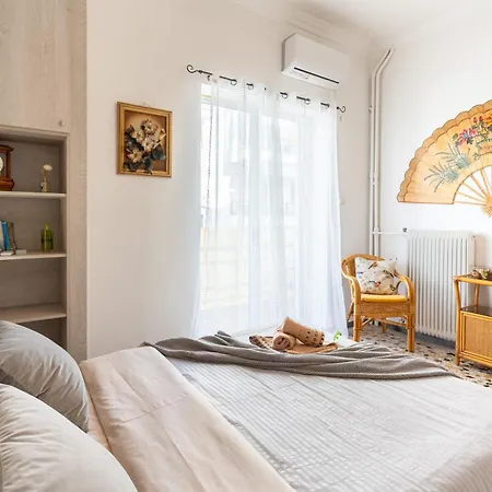 Sofi's Flat In The Center, 5min To The Sea Apartment Kalamata