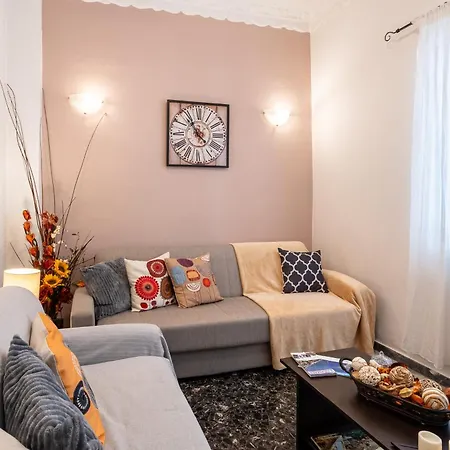 Sofi's Flat In The Center, 5min To The Sea Daire