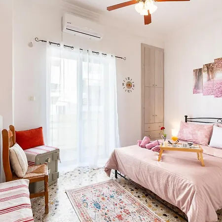 Apartment Sofi's Flat In The Center, 5min To The Sea Kalamata