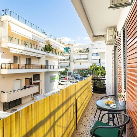 Sofi's Flat In The Center, 5min To The Sea Apartment Kalamata