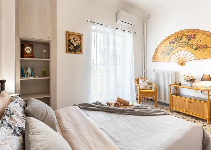 Sofi's Flat In The Center, 5min To The Sea Appartamento Kalamata