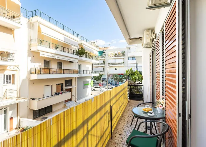 Sofi's Flat In The Center, 5min To The Sea Appartamento Kalamata